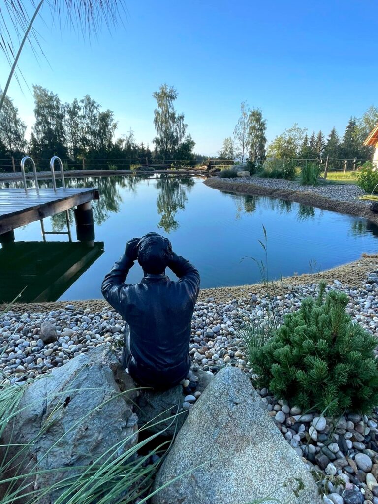 Naturteich bei Ebner 1822 in Kärnten als Ort für achtsame Auszeit im Ferienhaus